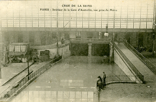 Gare d’Austerlitz. Les voies submerges.