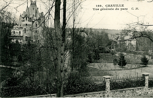 La villa La Boidinire est encore isole dans le parc Fourchon sur cette vue prise depuis le pont de chemin de fer  Chaville rive-gauche. Carte C.M. n° 161 