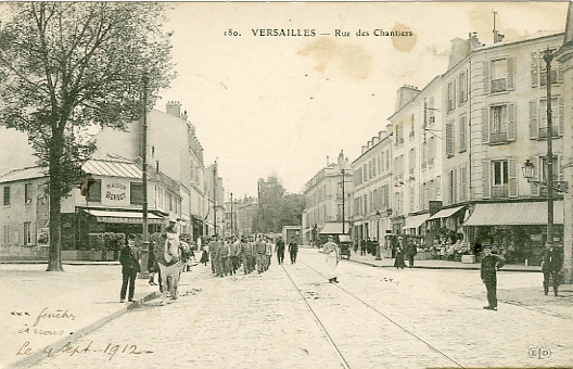 Dbouch de la rue des Etats Gnraux sur l’avenue de Paris. CPA (coll. part.)