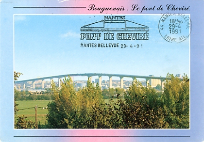 Vue maximaphile du pont de Cheviré, en rocade ouest de Nantes.