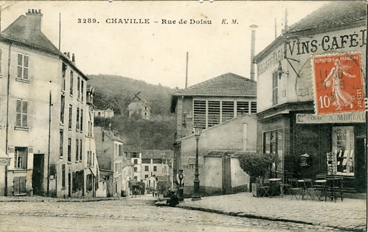A l’entre du Doisu, la maison Moreau. CPA circule le 30 aot 1915 (coll. part.)