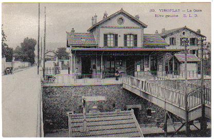 La gare et la descente de la rue Rieussec vers les coles, avec le mur du cimetire. (coll. part.)