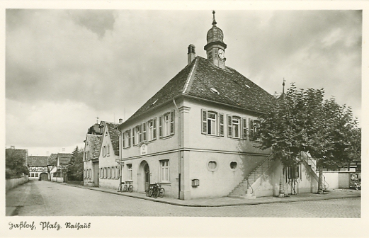 Rathaus. Hassloch (Pfalz). L’Htel de Ville. CPSM noir et blanc.