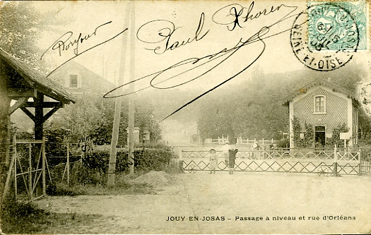 Une autre vue de l’un des deux passages  niveau de Jouy en Josas. Carte circule en juillet 1903. (coll. part.)