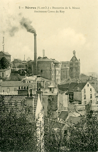 La cheminée de la Meuse dominait Sèvres. CPA (coll. part.)