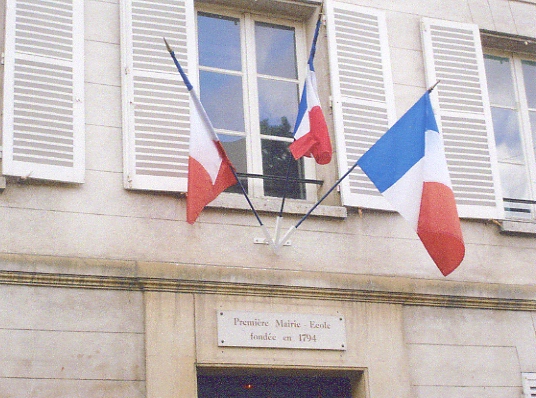 Premire mairie-cole de 1794 (clich J.L. 2006)