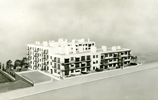 Maquette d’un des immeubles construit dans les annes 60 entre la voie ferr et l’avenue Gaston Boissier. Carte-photo non circule.