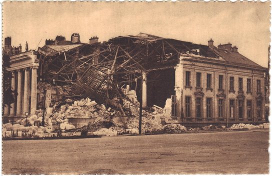 15-Nantes aprs les bombardements - Le Palais de la Bourse - CPA carnet  dtacher F. Chapeau diteur, Nantes - clich Robert Grard