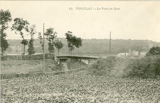 Une autre vue du pont de Bois, maintenant pont des Marais, avec Viroflay en arrire-plan. (coll. part.)