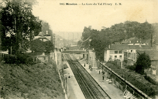 Intrieur de la gare de Meudon - Val fleury. Carte Etab. Malcuit EM n° 1885 ayant circul ; pas de date. (coll. part.)