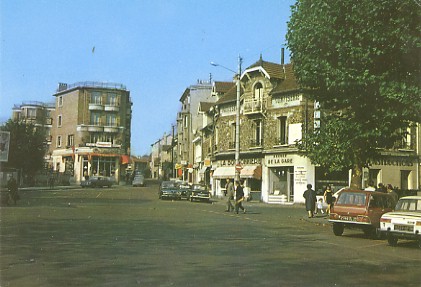 Dans les annes 70, la place de Verdun avec la Rotonde au fond et une perspective sur la rue Ren. (coll. part.)