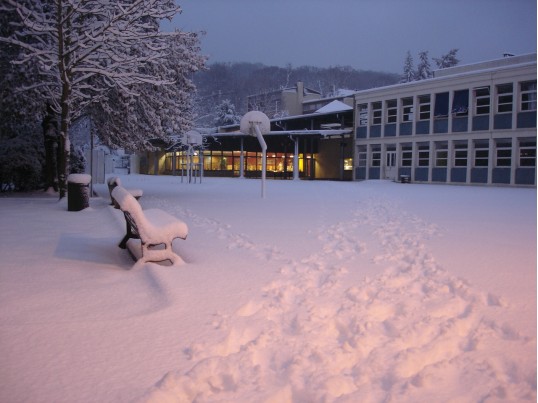 Cour de l’cole Corot. Clich J. Larour dcembre 2010..