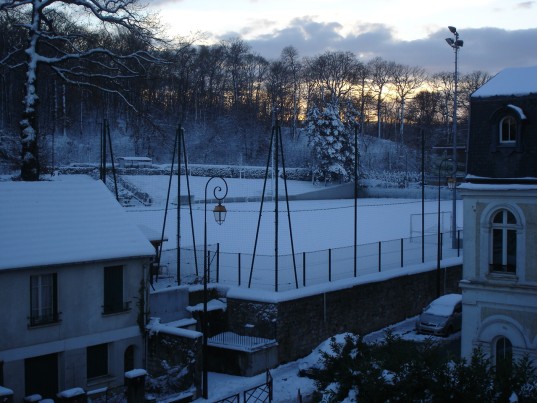 Stade des Bertisettes au soleil couchant.