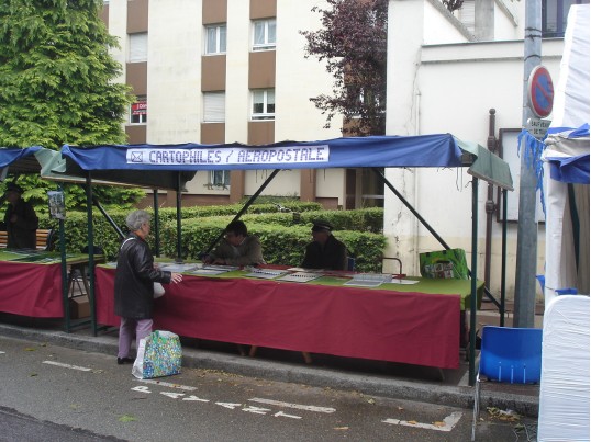 Notre stand. Clich J. Larour juin 2012