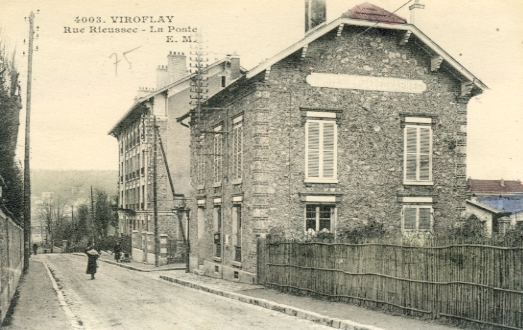 L’ancienne Poste, sur la rue Rieussec (coll. part.) L’ancienne Poste, sur la rue Rieussec (coll. part.)