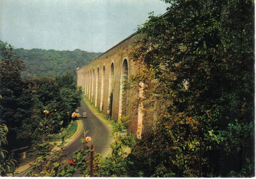 L’aqueduc dans les annes 80. CPM non circule. Coll. part.