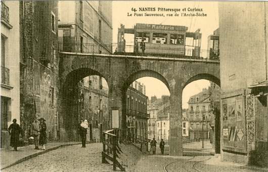 Pont de l’Arche Sèche dans le centre de Nantes