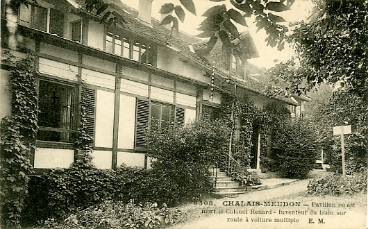 La maison o le colonel Charles Renard (1847-1905), polytechnicien, sjourna de 1877  1905 et o il mena ses travaux aronautiques. Elle est inscrite  l’Inventaire Supplmentaire des Monuments Historiques.