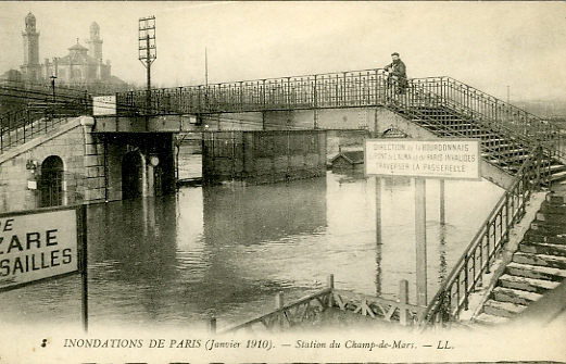 Station du champ de Mars.