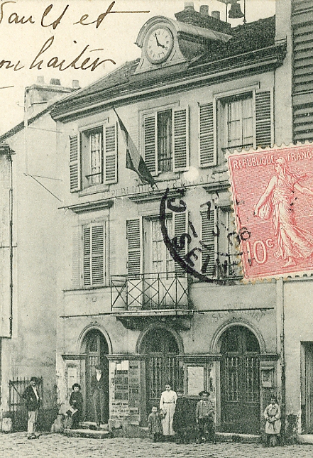 Façade de la Mairie avant 1906. Façade de la Mairie avant 1906.