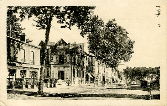 L’ancienne poste de Chaville, en face de l’glise et du march