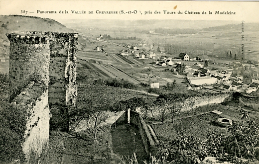 Le val, vu du chteau de la Madeleine. CPA non circule (coll. part.)