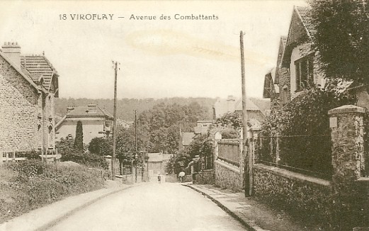 Ancienne avenue des Deux Gares, l’avenue des Combattants rend hommage aux combattants de la Premire Guerre Mondiale. Elle croise la rue du Cdt Raynal, qui clbre le dfenseur du fort de Vaux. Cette avenue relie la gare rive gauche  la gare rive droite via la Route Nationale et la rue des Glaises. (coll. part.)