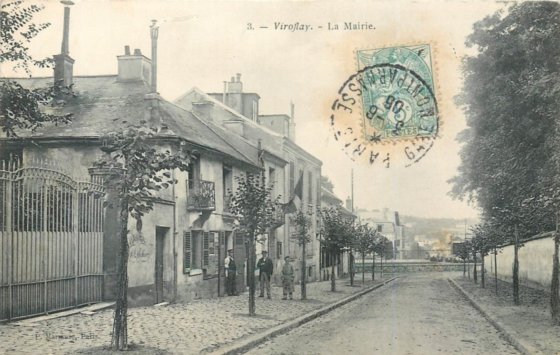 Le haut de la rue Dailly vers la Grce de Dieu. On note au fond le petit muret de remise  niveau de la dernire voie surmont d’une gille. A gauche, dpartt de la sente du Grand Chalet,  droite, la lin du mur du parc du Grand Chalet amorce la passerelle. CPA circule 3 juin 1906.