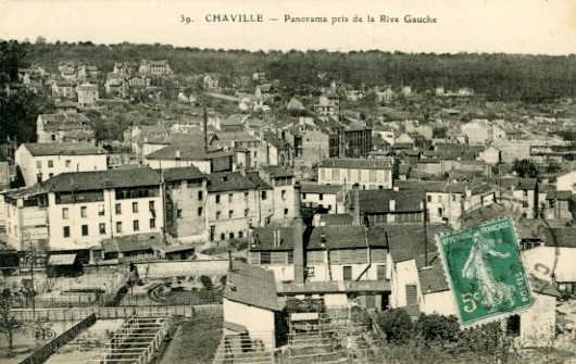 Vue gnrale du Doisu. On distingue en derniers tages les claires-voies des schoirs et quelques cordes pour le schage en plein-air.