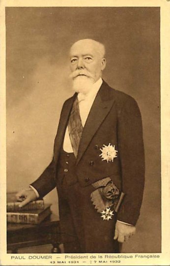 Portrait officiel avec l’insigne de Grand croix de l’ordre de la Lgion d’Honneur. CPA