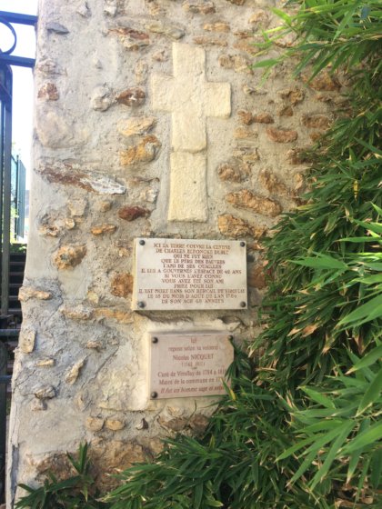 Plaques mémorielles devant St Eustache. Cliché J.L. 20 mai 2020. Plaques mémorielles devant St Eustache. Cliché J.L. 20 mai 2020.