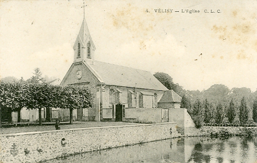 Eglise Saint Denis et la mare.