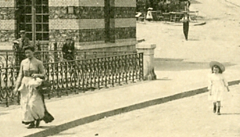 A la gare de Val-Fleury.