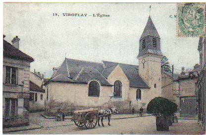 La place de l’Eglise Saint Eustache, vue du clos Boisseau. Le cheval marque la pause et les passants prennent la pose. CPA colorie (coll. part.)