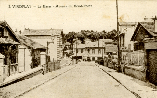 Bas de l’avenue Robert Hardouin.