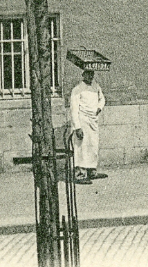 Le livreur de la maison Aubin (ptisserie ?)