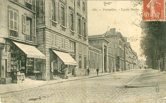 Livbrairie Maréchal et façade du lycée Hoche sur l’Avenue de Saint Cloud.. n° 114 Ed. Royer, Nancy. dos divisé, carte ayant circulé 3/1/190 ?. (coll. part.) Livbrairie Maréchal et façade du lycée Hoche sur l’Avenue de Saint Cloud.. n° 114 Ed. Royer, Nancy. dos divisé, carte ayant circulé 3/1/190 ?. (coll. part.)