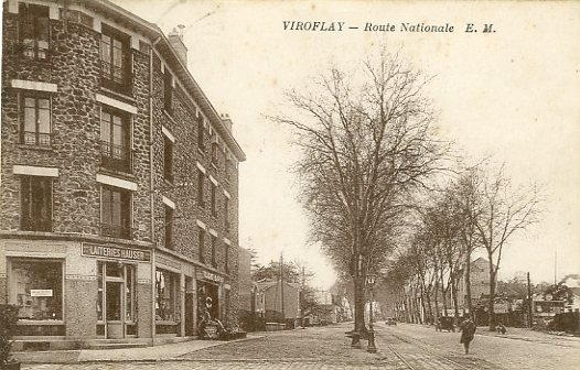 Le carrefour de l’Ecole des Postes.  CPA spia annes 30.