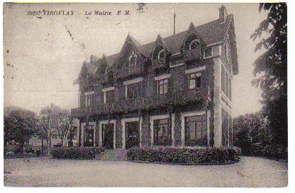 L’arrire de l’Htel de Morny (le Grand Chalet), mairie de Viroflay depuis 1927. Son style russe avec des boiseries chantournes, hommage, dit-on, du duc  son pouse, ne princesse Troubetsko.  CPA, srie Syndicat d’Initiative (coll. part.)