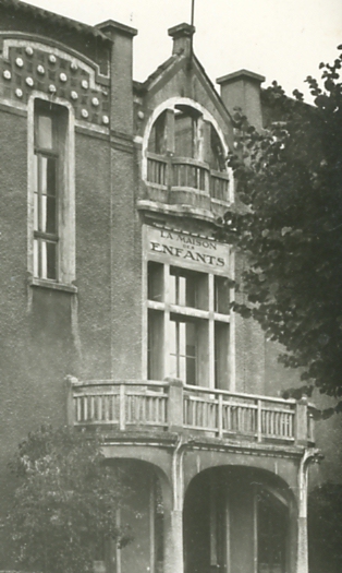 Faade portant le nom de la Maison des Enfants