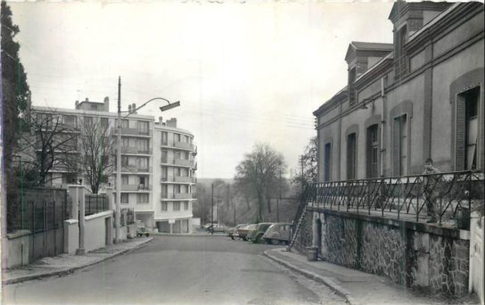 Entre de la rue de la Marquette vue depuis la place de la gare.