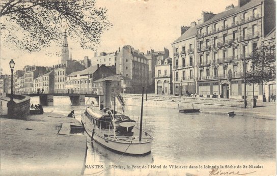 L’Erdre. Au loin la flche de St Nicolas.