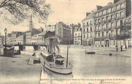 L’Erdre. Au loin la flche de St Nicolas.