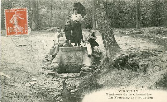 La fontaine de Nouettes, en bordure de Porchefontaine, est un but de promenade  partir de la Chaumire (coll. part.)