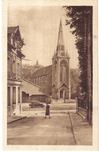 Echappe sur l’glise depuis le coteau nord.