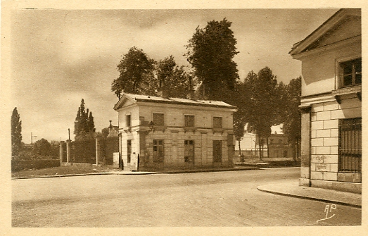 Les deux bâtiments de la Les deux bâtiments de la