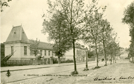 L’cole vue de la route nationale.