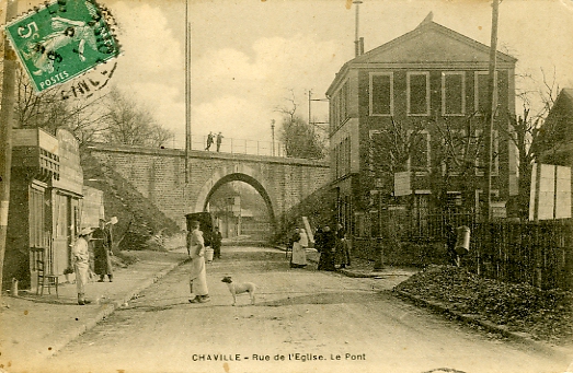 Pont ferroviaire sur la rue de l’Eglise.