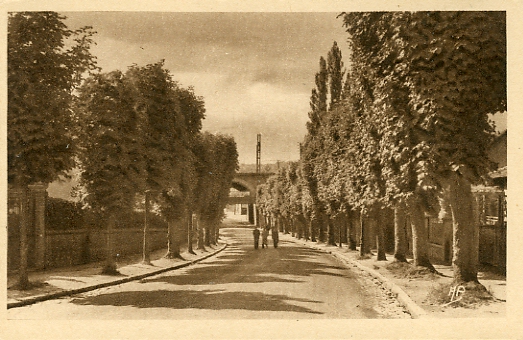 Ponts de la halte de Porchefontaine, prs de Truffaut.