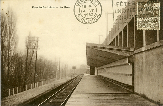 Le quai en direction de Paris dans la halte sur la ligne Invalides - Versailles Rive-Gauche, oblitre le 14 juillet 1932 (timbre de l’Exposition Coloniale de 1931) (coll. part.)